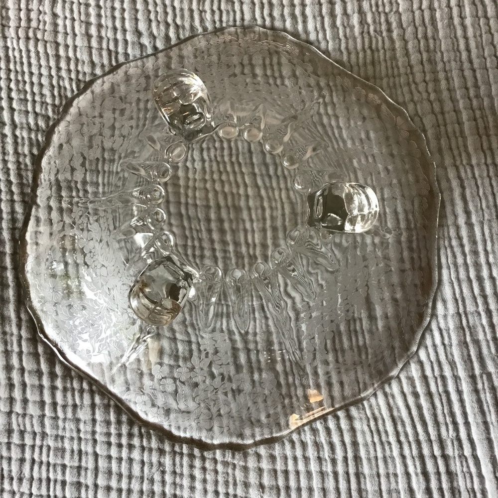 Martinsville Wreath Footed Glass Bowl - Picture 5 of 5
